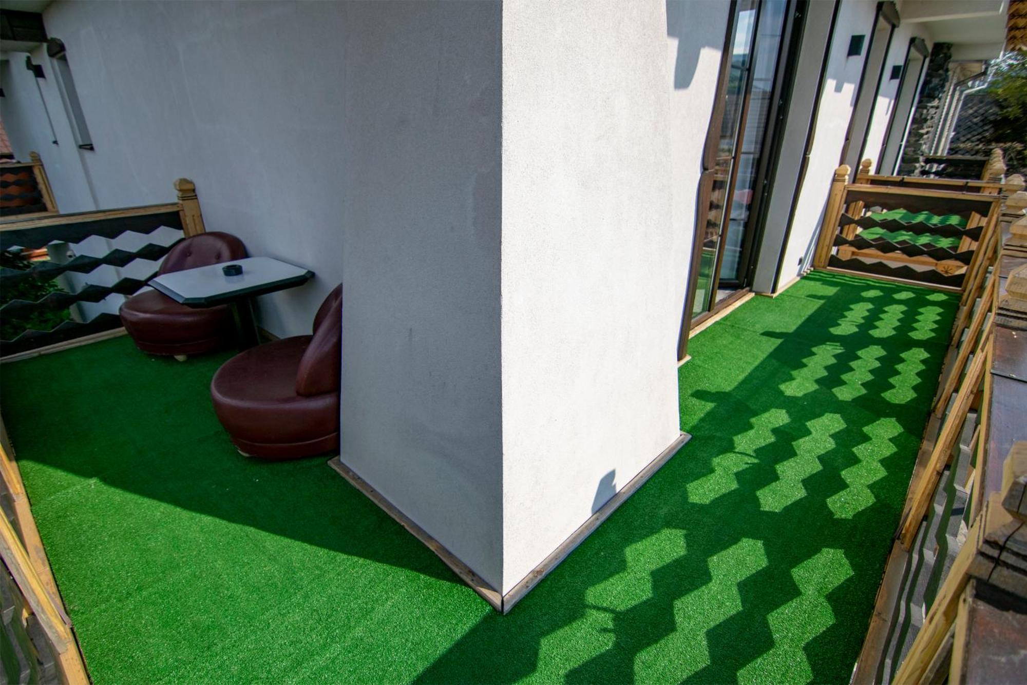 La Conacul Vesel Hotel Săpînţa Eksteriør billede