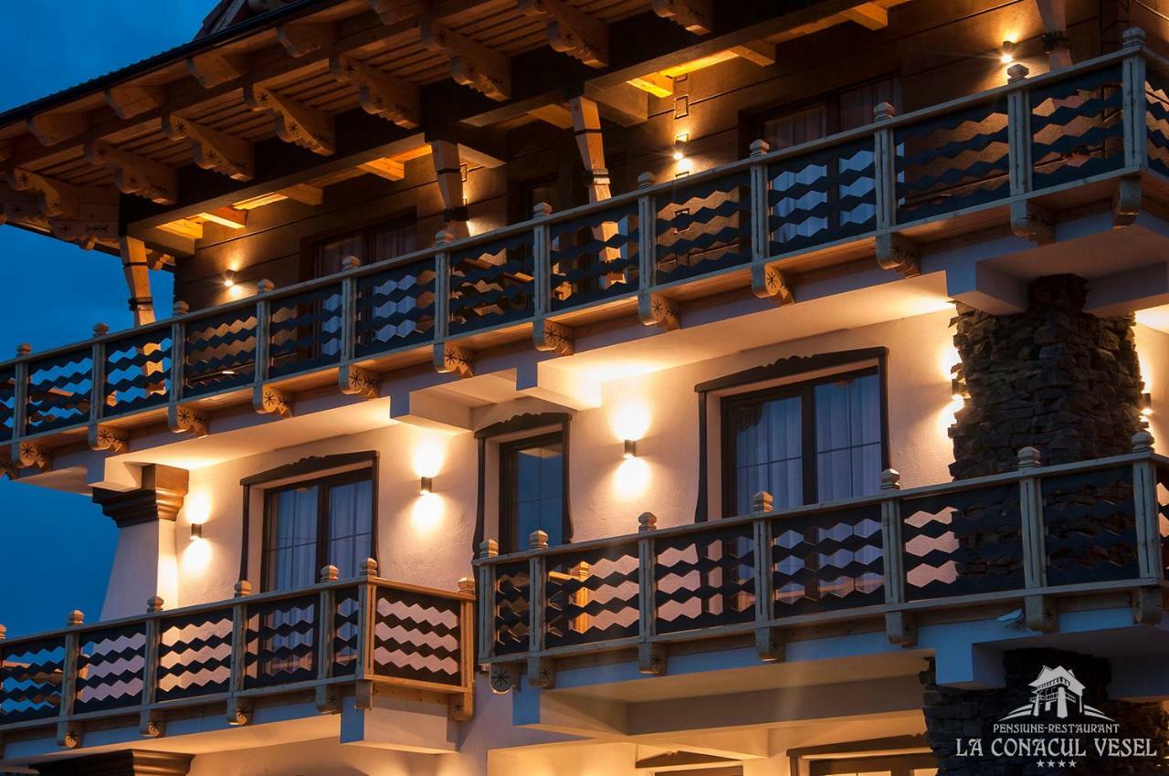 La Conacul Vesel Hotel Săpînţa Eksteriør billede